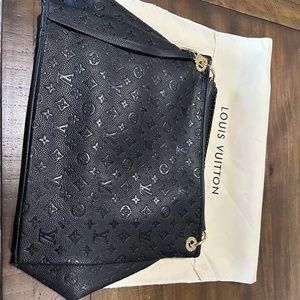 Louis Vuitton  Artsy MM Bag